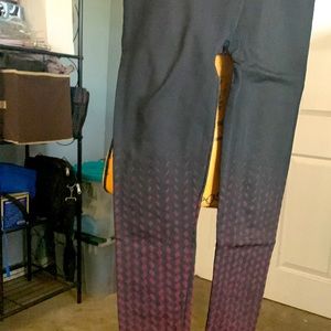 Soft winter fleece lining leggings with reddish design